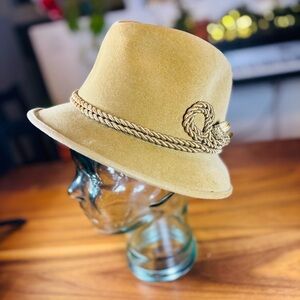 Highly Collectible Vintage Biltmore “Golden Pheasant” Fedora–Luxury Felt,50s–70s